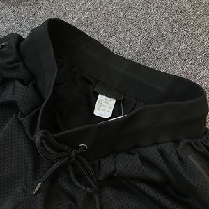 กางเกงขาสั้นบาสเก็ตบอลผ้าแบบกำหนดเองในทุกขนาดและการออกแบบพร้อมกระเป๋าด้านหน้า - Product Image 5