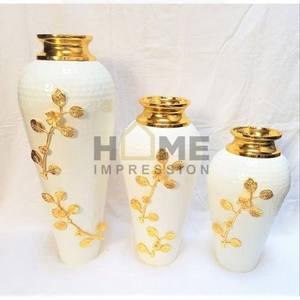 แจกันโลหะเคลือบทองเหลืองลายดอกไม้ดีไซน์ใหม่แจกันโลหะสีทองสำหรับตกแต่งลวดลายดอกไม้เคลือบเงา - Product Image 6