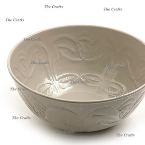 Cuenco decorativo redondo de la mejor calidad en hierro color beige para servir comida, accesorio para mesa. - Product Image 2