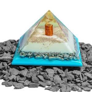 Pyramide aigue-marine sept chakra Orgone-7 Chakra Orgonite Pyramide énergie de guérison cristaux et pierres Emf Protection Pyramide - Product Image 1
