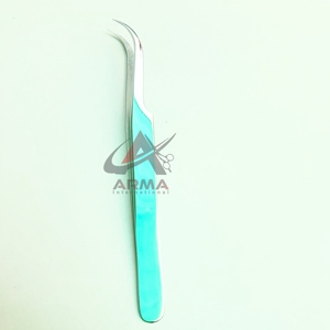 Pince à épiler courbée pour isolation de cils, finition polie miroir, prise ferme, testée à la main, pour extensions de cils, avec logo personnalisé - Product Image 1