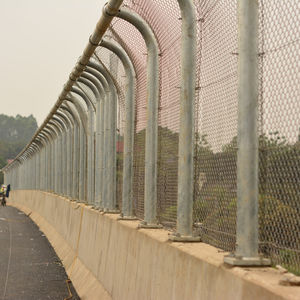 Faisceau de sécurité d'autoroute de grande capacité, balustrade pour la production - Product Image 1