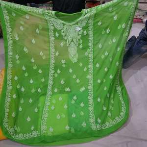 Chikankari Kaftan งานปักลวดลายสวยงามสวยงามที่ออกแบบมาสำหรับเสื้อผ้าแนวชนเผ่าที่สง่างามสำหรับงานปาร์ตี้เทศกาลและการออกนอกบ้านแบบลำลอง - Product Image 2