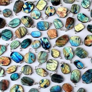 Pendentif en pierre précieuse Labradorite naturelle Pendentif en pierre précieuse Labradorite bleue Lot de pendentifs en vrac - Product Image 3