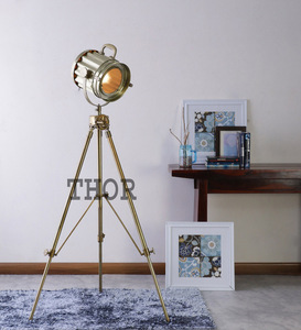 Spot nautique design Lampadaire trépied en acier encastré LED Décoration intérieure Projecteur de plafond Éclairage de studio à collectionner - Product Image 6