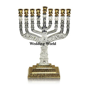 Soporte de vela de Metal de lujo Color personalizado Portavelas de diseñador hecho a mano Clásico Elegante Decorativo Fancy metal Menorah - Product Image 1