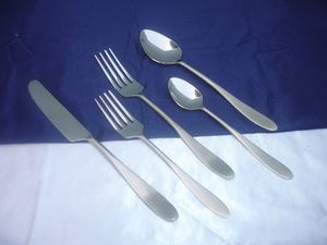 S.Steel Cutlery High Grade Classic Cutlery Western Knife and Fork Spoon Stainless Steel Cutlery Set - Product Image 3