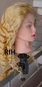 Perruques en cheveux ondulés bouclés 13x6 Deep Wave à lacet frontal transparent aligné sur les cuticules blondes du temple indien brut du vendeur - Product Image 3
