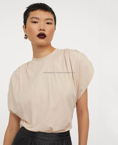 T-shirt en coton premium de haute qualité pour femme, vêtement ajusté tendance, fournisseur avec étiquette de col et emballage personnalisés - Product Image 1