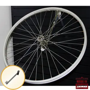 商店山地自行车车轮轮胎轮辋镀铬可调显示悬挂夹具