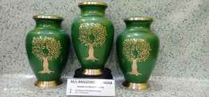 Juego de tres urnas de cremación de latón de árbol Aria para adultos BRASSWORLD INDIA Suministros funerarios para adultos - Product Image 6