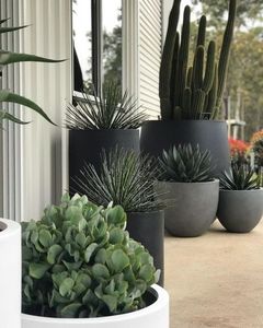 Attractive Design Eco-Friendly Durable Black Powder Coated Galvanized Customized Indoor Outdoor Planters and Flower Pots - Product Image 6