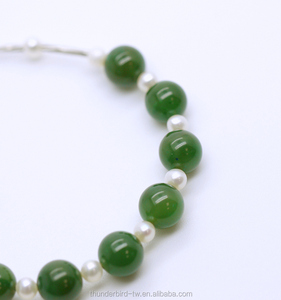 Bracelets en jade vert naturel et perles d'eau douce faits à la main en gros, bijoux élégants en alliage pour les mariages, les fêtes et les cadeaux - Product Image 4