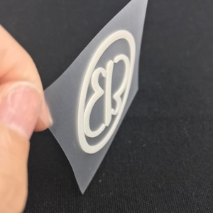 Impresión personalizada de logotipo de silicona de transferencia térmica 3d levante el logotipo de goma - Product Image 1
