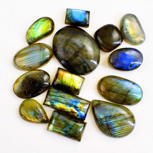 Cabochons en labradorite naturelle taille coussin, couleur pleine intensité, tailles 5mm-30mm pour la fabrication de bijoux - Product Image 1