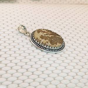 จี้พลอยแจสเปอร์ของผู้ชายสีเงิน925ปรับแต่งได้ดีไซน์รูปวงรีน่ารักทันสมัยพร้อมการตั้งค่าฝาขายส่งเทคโนโลยี - Product Image 2