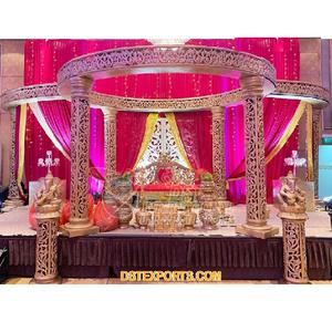 Décoration traditionnelle de Mandap de mariage sculptée en or Frp incroyable configuration de Mandap sculptée en or Piliers Frp dorés Décor Mandap USA - Product Image 1