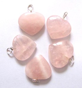 Obtenga colgantes de corazones de cuarzo rosa en línea: colgantes de corazones de cuarzo rosa a la venta - Product Image 1