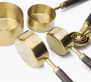 ขายส่งทองเหลืองวัดถ้วยและช้อนชุดของ8ชิ้นที่มีมือจับไม้สำหรับกาแฟและเบเกอรี่ใช้ - Product Image 3