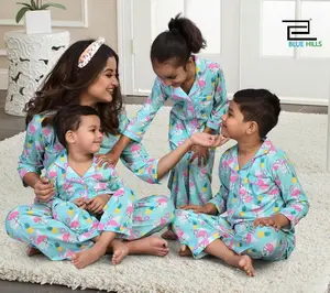 Indumenti da notte intrecciati pakistan indiani per adulti e bambini Unisex con abbigliamento da notte stampato a calzetteria pesante e una tasca laterale in Pent