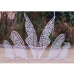 ฉากหลังโลหะรูปผีเสื้อโรแมนติกสำหรับงานแต่งงานฉากหลังทำจากโลหะรูปทรงผีเสื้อ - Product Image 1