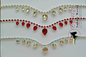 Elegante Banda Frontal para Caballo en Oro Rosa, Accesorio Ecuestre de Lujo y Tendencia, Diseño Ondulado, Hecho de Cuero, Cristales Colgantes, Cinta Adhesiva Abierta - Product Image 6