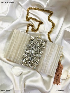 Sacs de soirée exclusifs pour mariée Pochettes en résine - Product Image 2