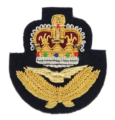 Distintivo tattico personalizzato per cappello in filo d'oro personalizzato intera vendita fatto a mano con stemma del cappello dell'ufficiale della corona del re