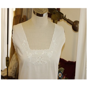 Robe brodée à la main pour femmes 100% coton, nouvelle collection - Product Image 1