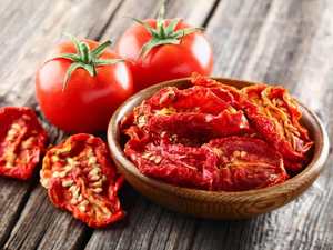 Tomates séchées au soleil de Laura du Vietnam Délicieux emballage en vrac cultivé en serre selon le procédé AD + 84 896611913 - Product Image 4