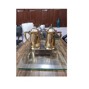 Carafe de communion en laiton poli, articles religieux pour églises, objets de collection d'art, BRASSWORLD INDIA - Product Image 1