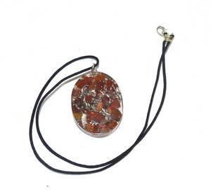 Pendentifs d'orgone ovale en jaspe rouge de style classique avec agate comme pierre principale à vendre par le fournisseur - Product Image 1