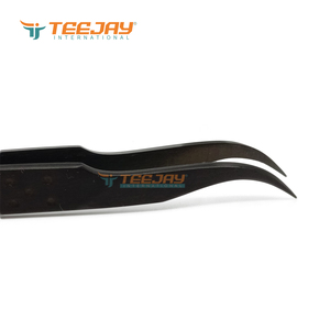 Pince à épiler TEEJAY la plus vendue, en acier inoxydable noir mat, courbée en J épaisse, avec prise lisse pour volume parfait des extensions de cils - Product Image 3