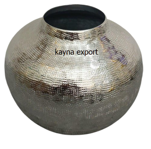 Nouvelle arrivée jardinière décorative en métal argenté fabriquée à la main par des artisans indiens pour le jardin - Product Image 1