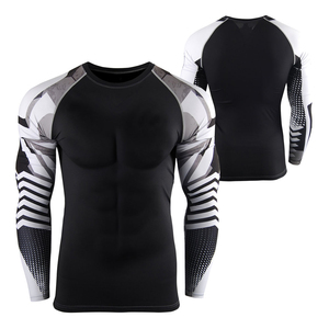Haut de compression respirant et doux à manches longues pour homme, idéal pour la natation, le surf, la gym et les activités aquatiques – Vêtement de sport personnalisé pour homme - Product Image 6