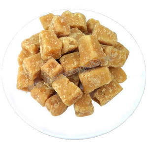 Cubos de Jaggery Frescos - Color Amarillo Marrón, Origen Tamil Nadu, para Uso en Panadería, Certificados ISO, HACCP y APEDA, 7% de Humedad Máxima - Product Image 1