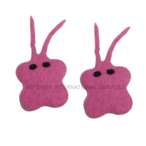 Adorno de mariposa de lana de Nueva Zelanda hecho a mano 100%, técnica de fieltro húmedo ecológica, decoración navideña, suministros de artesanía - Product Image 2