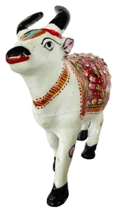 Estatua de vaca y ternero hecha a mano y personalizada, diseño Art Deco Meenakari en latón, artesanía Nirmala, para decoración de mesa. - Product Image 2