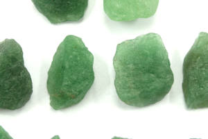 คริสตัลรักษาคุณภาพสูง5ชิ้นอัญมณีหยาบธรรมชาติสตรอเบอร์รี่สีเขียวที่ไม่ผ่านการบำบัดหลวมสำหรับการทำเครื่องประดับ - Product Image 2