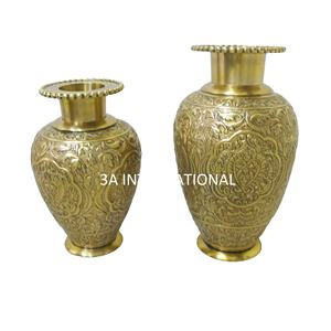 Pichet à fleurs de style moderne pour décoration de la maison Vases décoratifs en métal faits à la main Vaisselle Vases à fleurs en métal plaqué or - Product Image 1