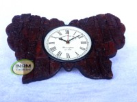 Qualité extrême en bois horloge murale à la main avec motif papillon