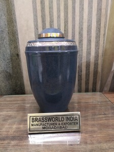 Urna europea de cremación para adultos, suministros funerarios, Brassworld, India - Product Image 4