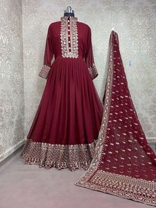 Robe pendante indienne/pakistanaise, longue, brodée sur le sol, magnifique, ZARDOZI, mariage, nouvelle collection 2021 - Product Image 2