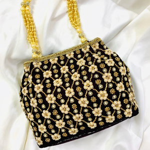 Sac Potli en velours perlé fait main de luxe Craftstages International avec poignée dorée |   Fête de mariage ethnique en soirée - Product Image 1