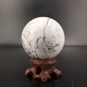 Venta al por mayor de calidad superior blanco howlita cuarzo cristal Hada estilo Arco Iris piedra lunar piedra preciosa esfera bola para el hogar curación Feng - Product Image 2