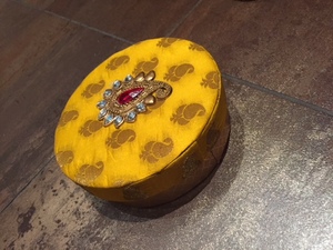 Boîtes d'invitation de mariage recouvertes de dentelle avec initiales monogrammes de la mariée et du marié pour les fournisseurs de papeterie de mariage, invitations de mariage - Product Image 3