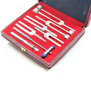 Ensemble Premium 2026 de 7 Diapasons Médicaux Chirurgicaux Instruments de Diagnostic Physique et Chiropratique avec Étui en Cuir - Product Image 2