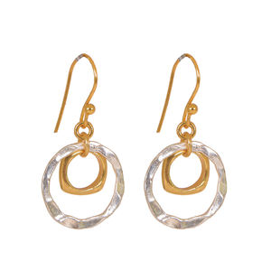 ต่างหูห่วงเงินแท้ 925 ชุบทอง 18K ดีไซน์ทันสมัย ผิวสัมผัสแบบตอกลาย เหมาะสำหรับงานแต่งงาน ของขวัญ งานเลี้ยง และวันครบรอบ - Product Image 1