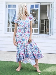 Robe décontractée pour femme, imprimé floral bohème, en rayonne, mi-mollet, col en V, manches courtes, coupe trapèze, écologique, grande taille, respirante - Product Image 2