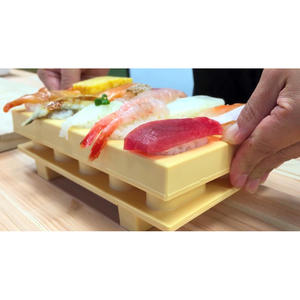 Japonais CH-2011 Tobidase Sécurité Polypropylène Rouleau Californien Sushi Montée Scoop - Product Image 4